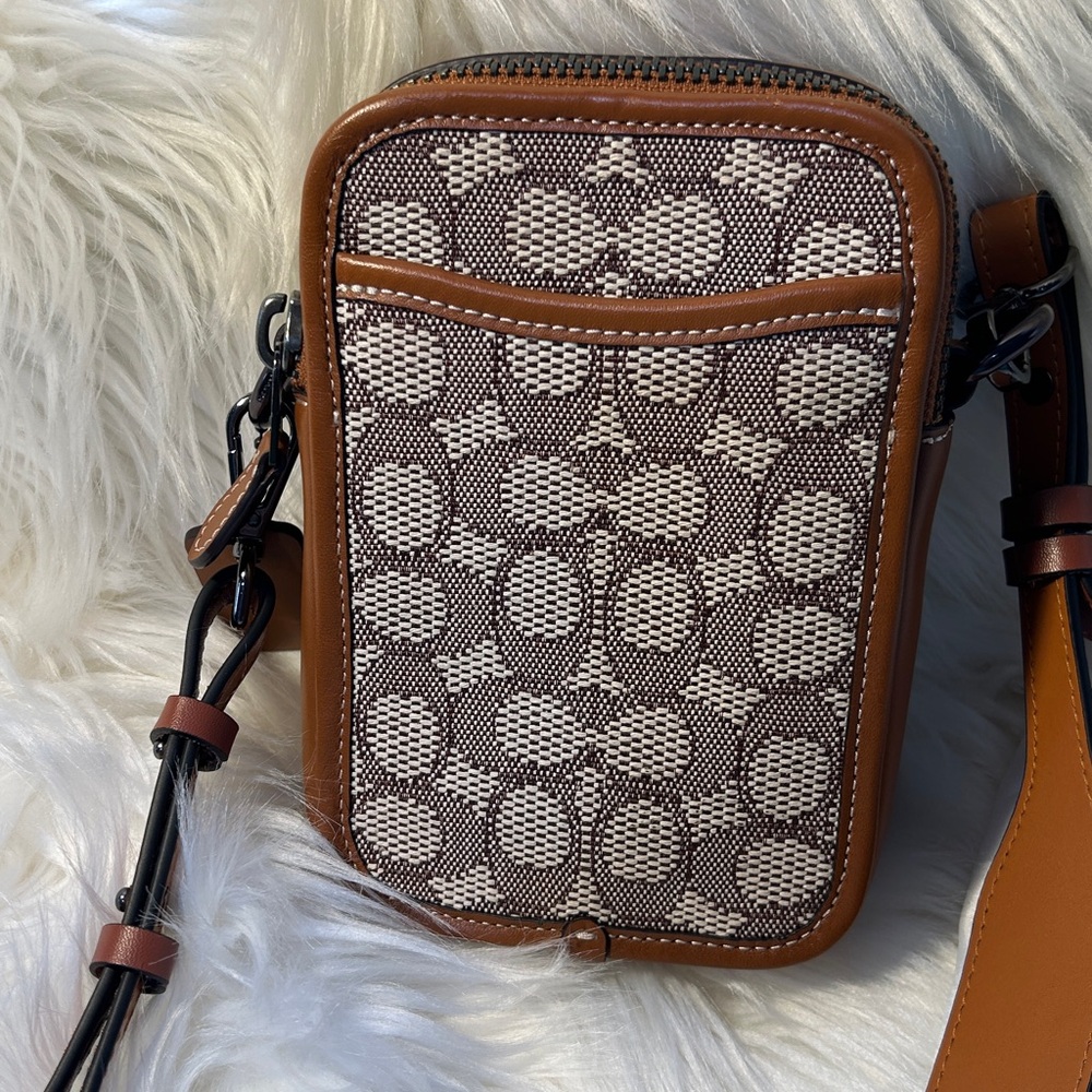 Coach Brown Signature Crossbody bag with Red Lip Appliqués - Picture 3 of 13